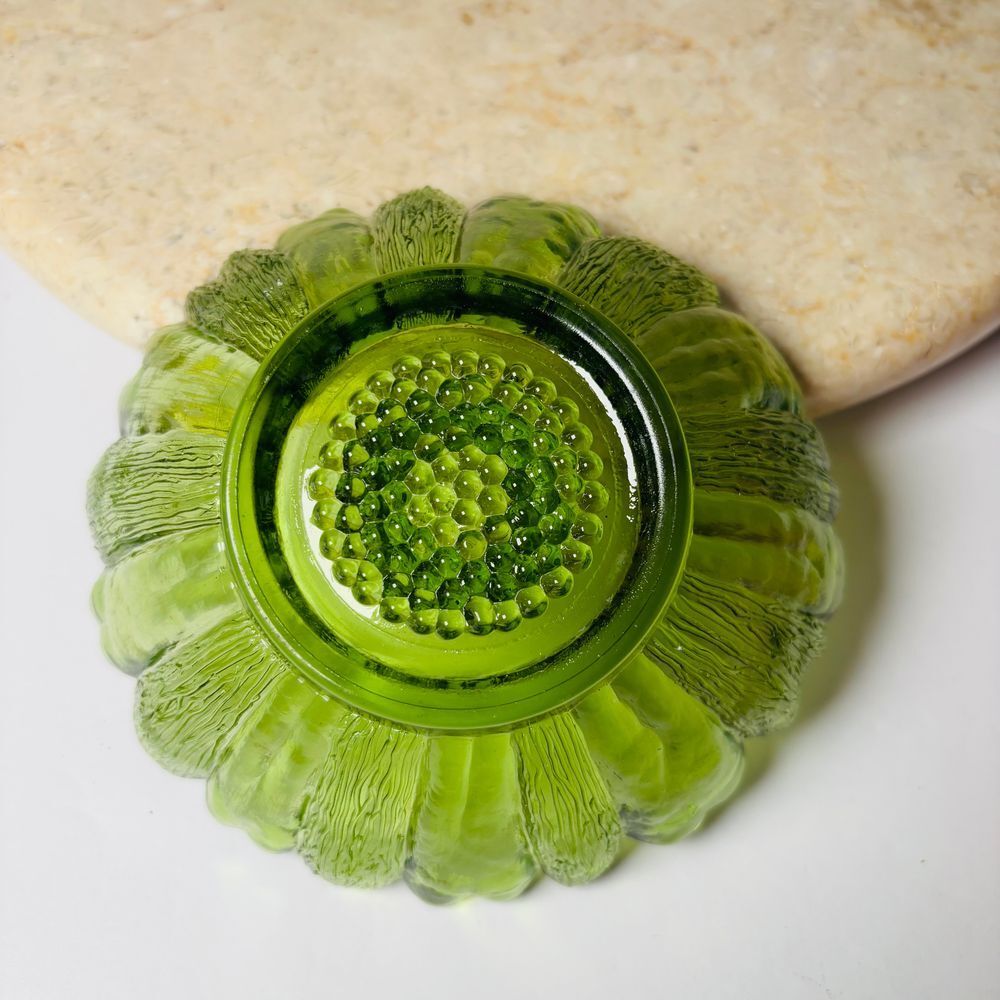 Vintage Anchor Hocking Green Glass Taper Candle Holder‎ Sunflower - Picture 4 of 4
